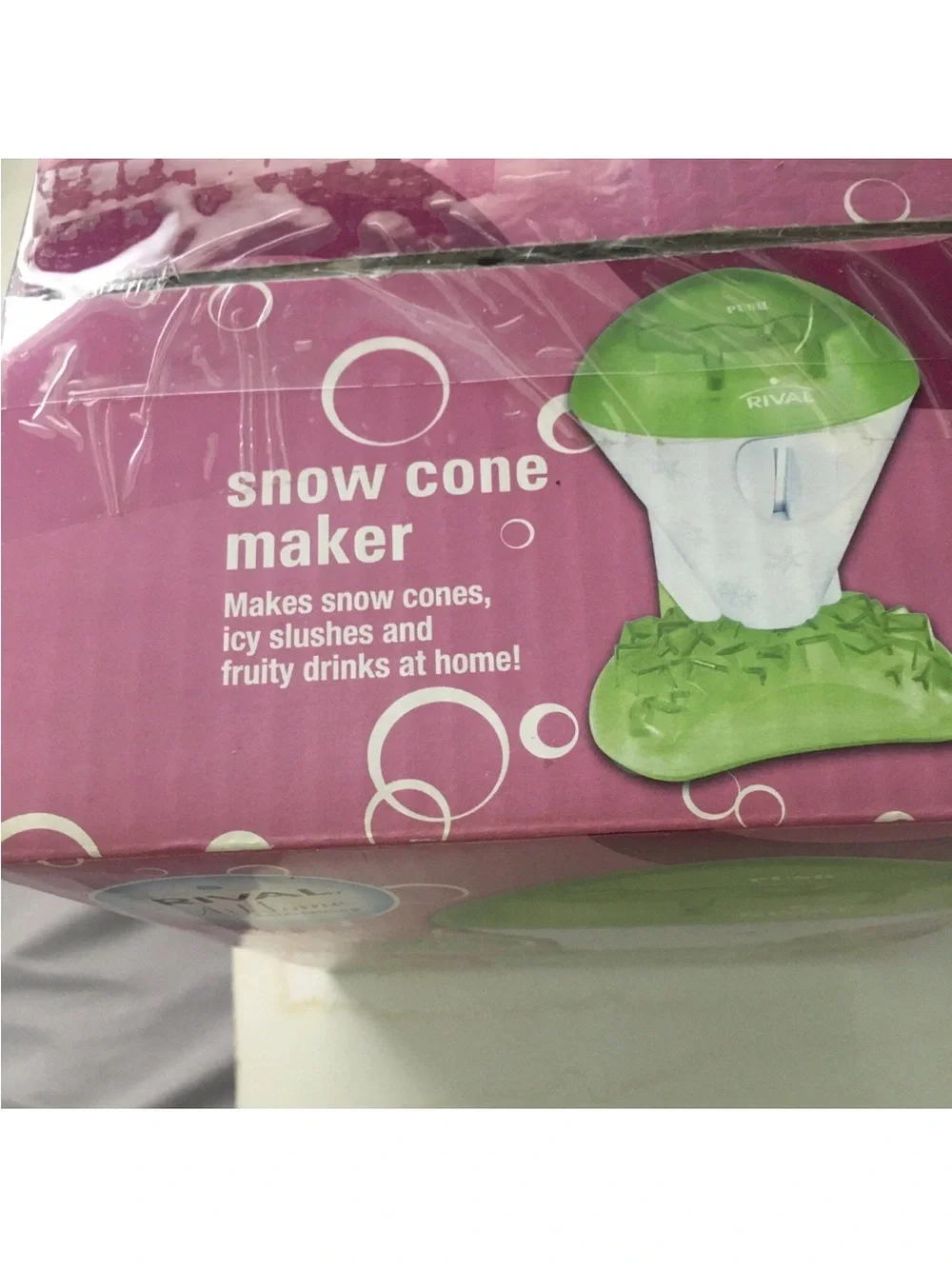RIVAL Snow Cone Maker in Green, new, no tag